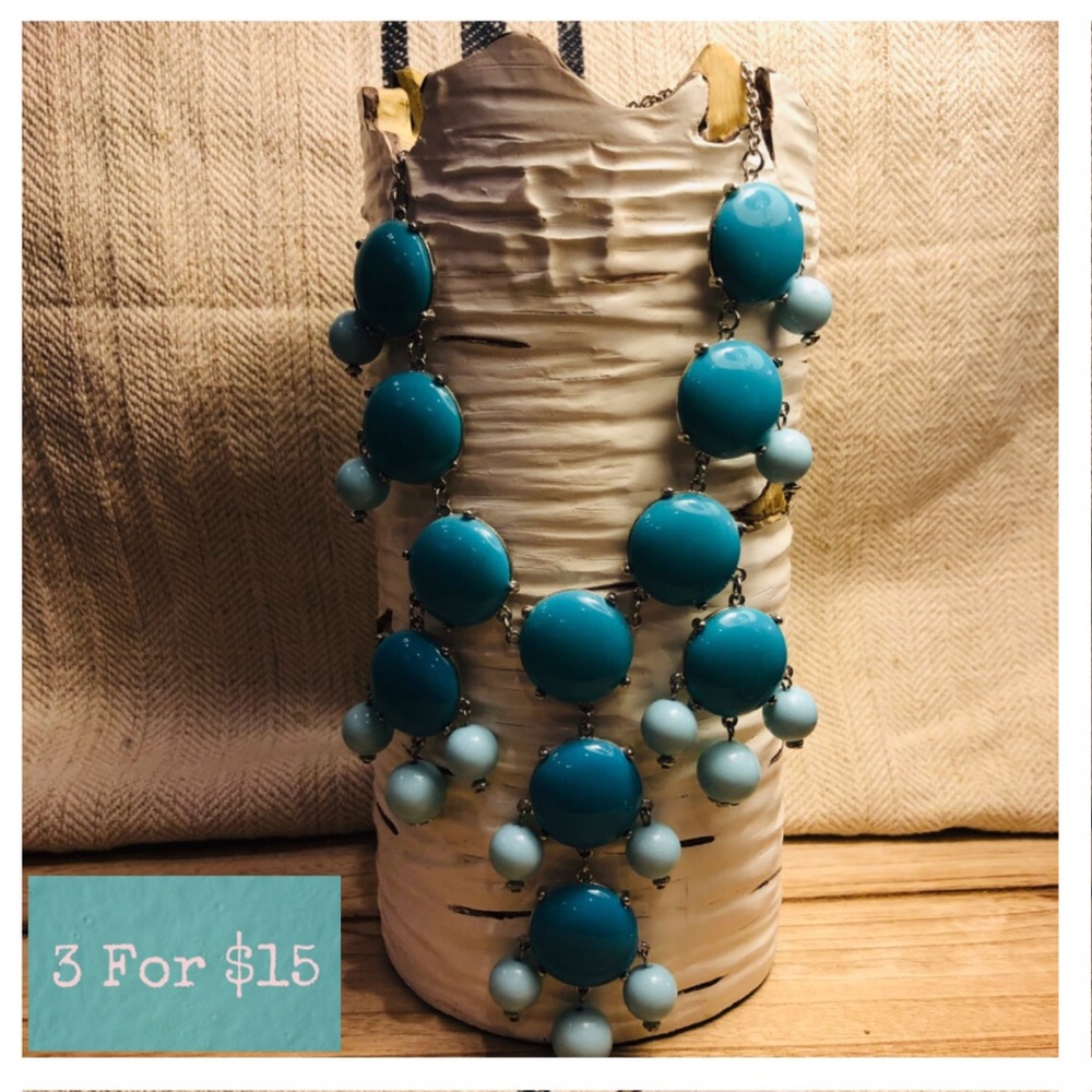 AQUA BAUBLE NECKLACE